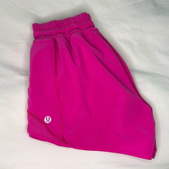 Lululemon Hotty Hot Low-Rise Lined
Short 4", Sonic pink, 0. - Picture 2 of 6